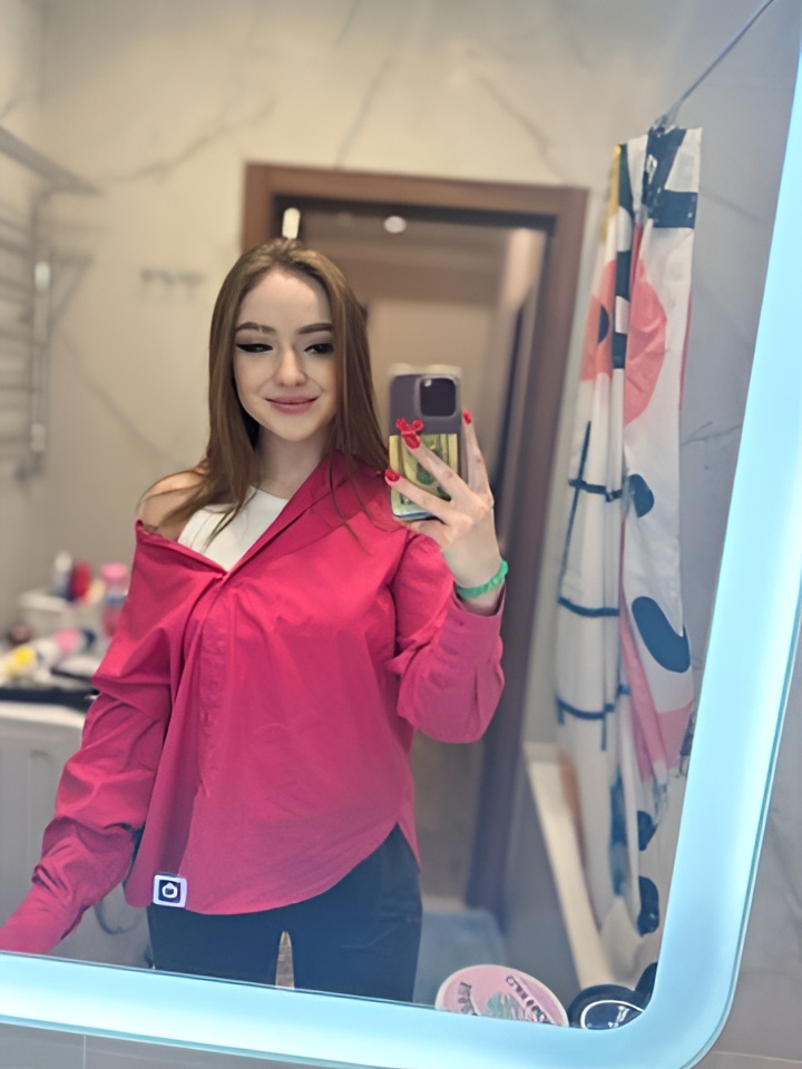 Арина привлекальеная девушка из Славяносербска цена от 10000 руб