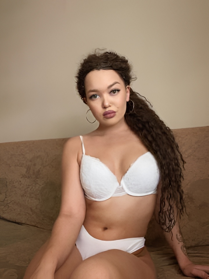 Леночка привлекальеная девушка из Славяносербска цена от 5000 руб