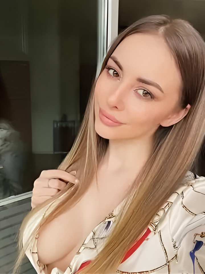 Юна привлекальеная девушка из Славяносербска цена от 4000 руб