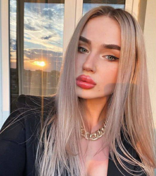 Эмилия привлекальеная девушка из Славяносербска цена от 4000 руб