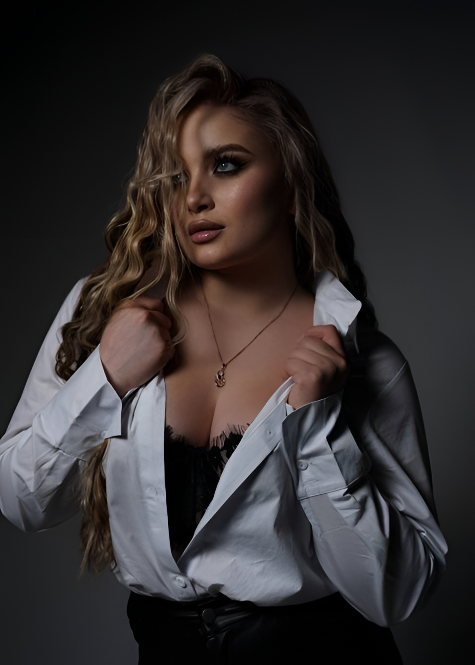 Алиса привлекательная девушка из Славяносербска цена от 6000 руб