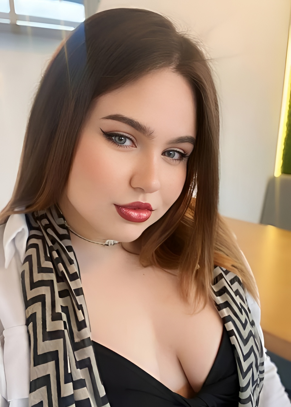 Ульяна привлекательная девушка из Славяносербска цена от 6000 руб