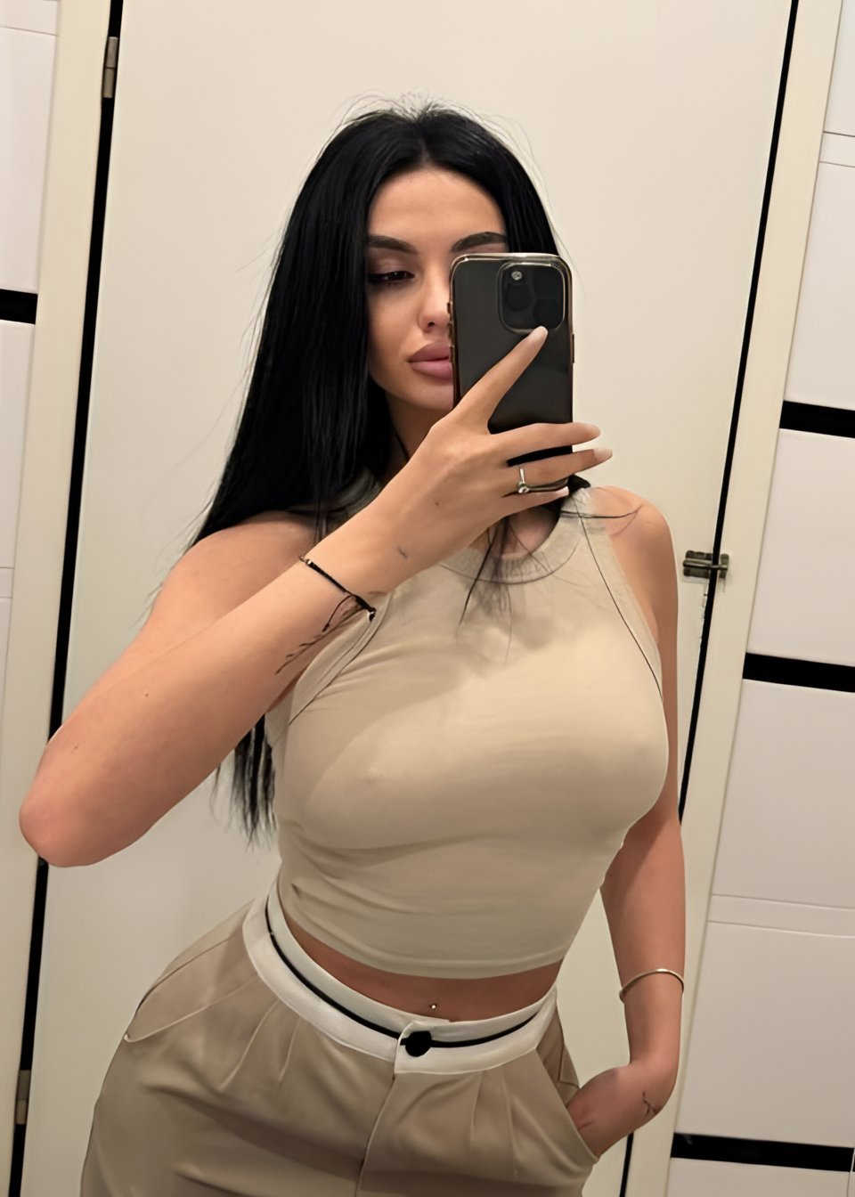 Арина привлекальеная девушка из Славяносербска цена от 8000 руб