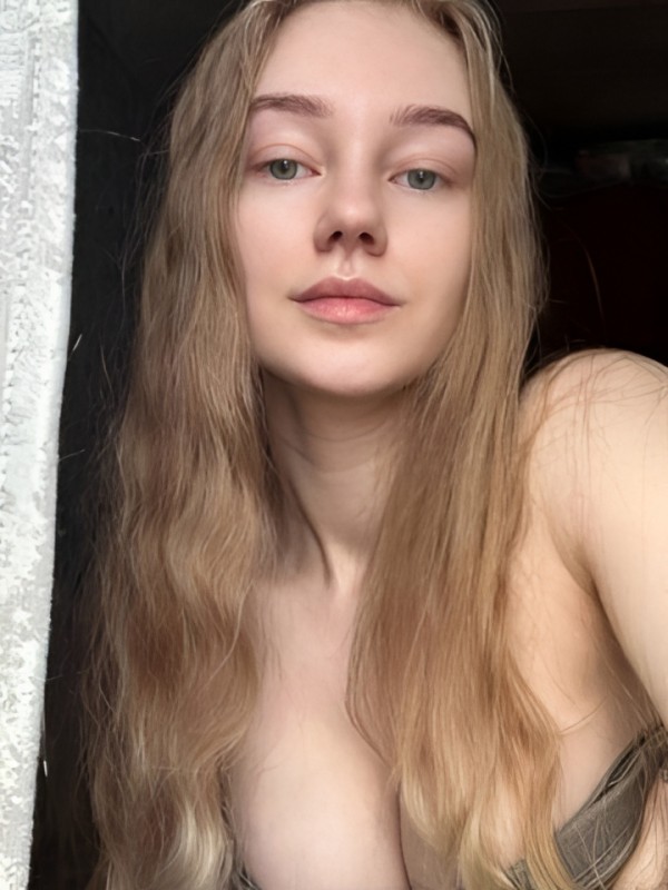 Лиана привлекательная девушка из Славяносербска цена от 10000 руб