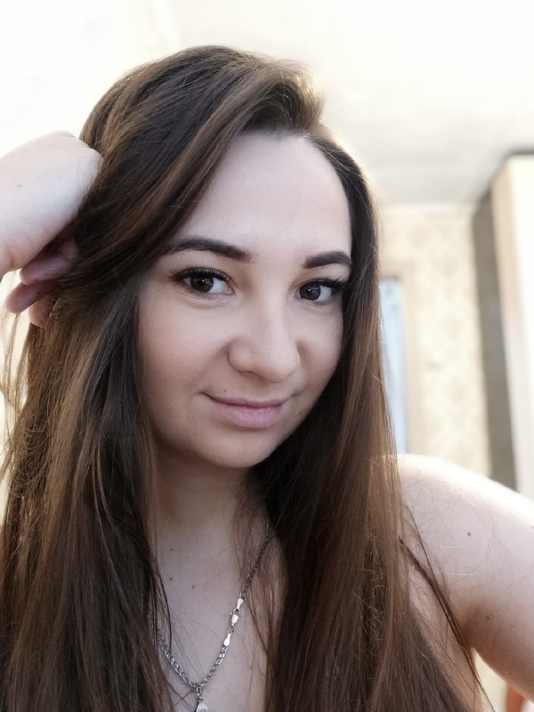 Люба привлекательная девушка из Славяносербска цена от 3000 руб