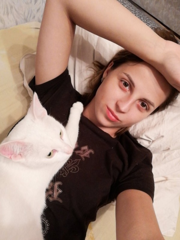 Рая привлекательная девушка из Славяносербска цена от 3500 руб