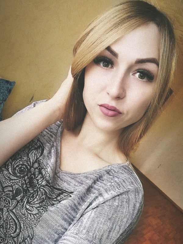 Рита привлекательная девушка из Славяносербска цена от 3000 руб