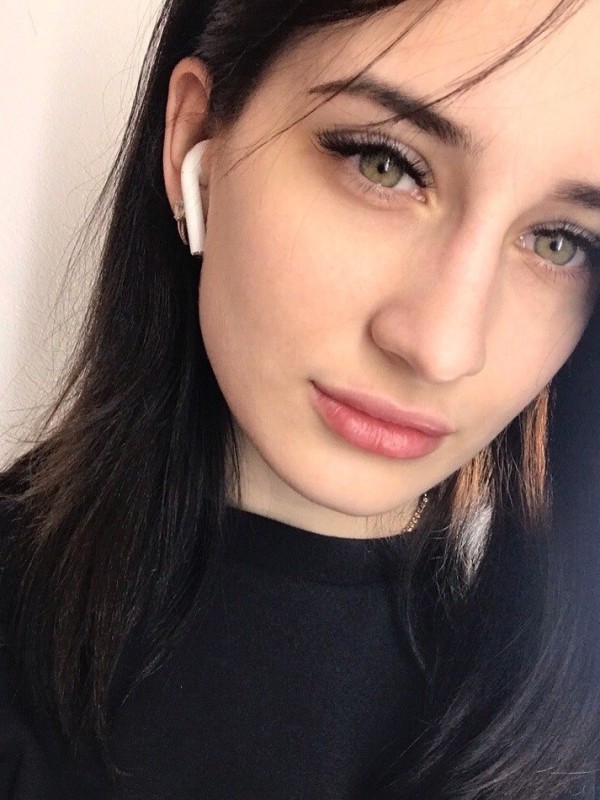 Катя привлекательная девушка из Славяносербска цена от 3500 руб