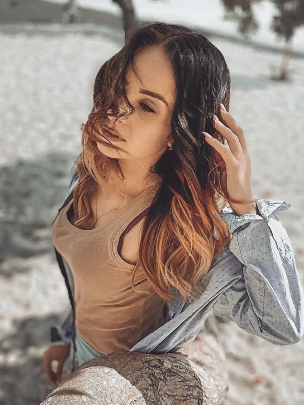 Ирина привлекательная девушка из Славяносербска цена от 3500 руб