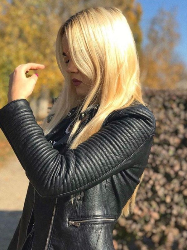 Рада привлекательная девушка из Славяносербска цена от 5000 руб