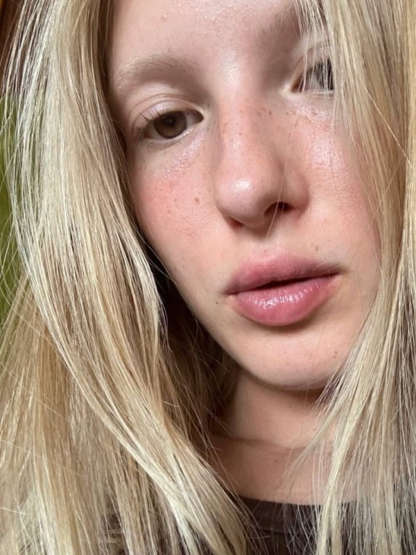 Марья привлекательная девушка из Славяносербска цена от 5000 руб