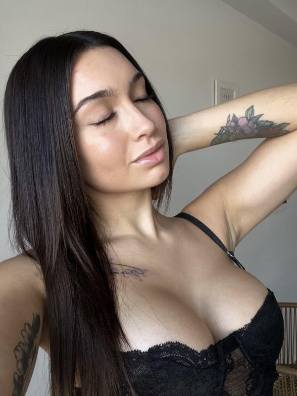 Серафима привлекательная девушка из Славяносербска цена от 7000 руб