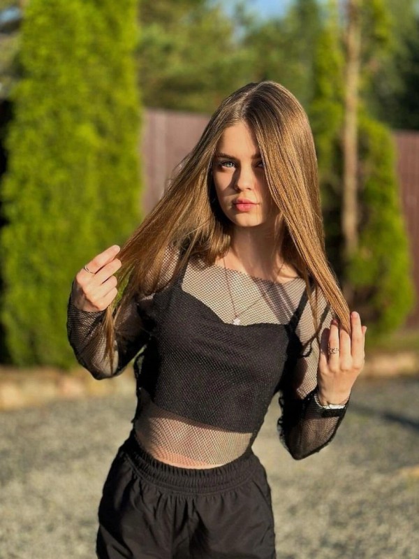 Светланка привлекательная девушка из Славяносербска цена от 10000 руб